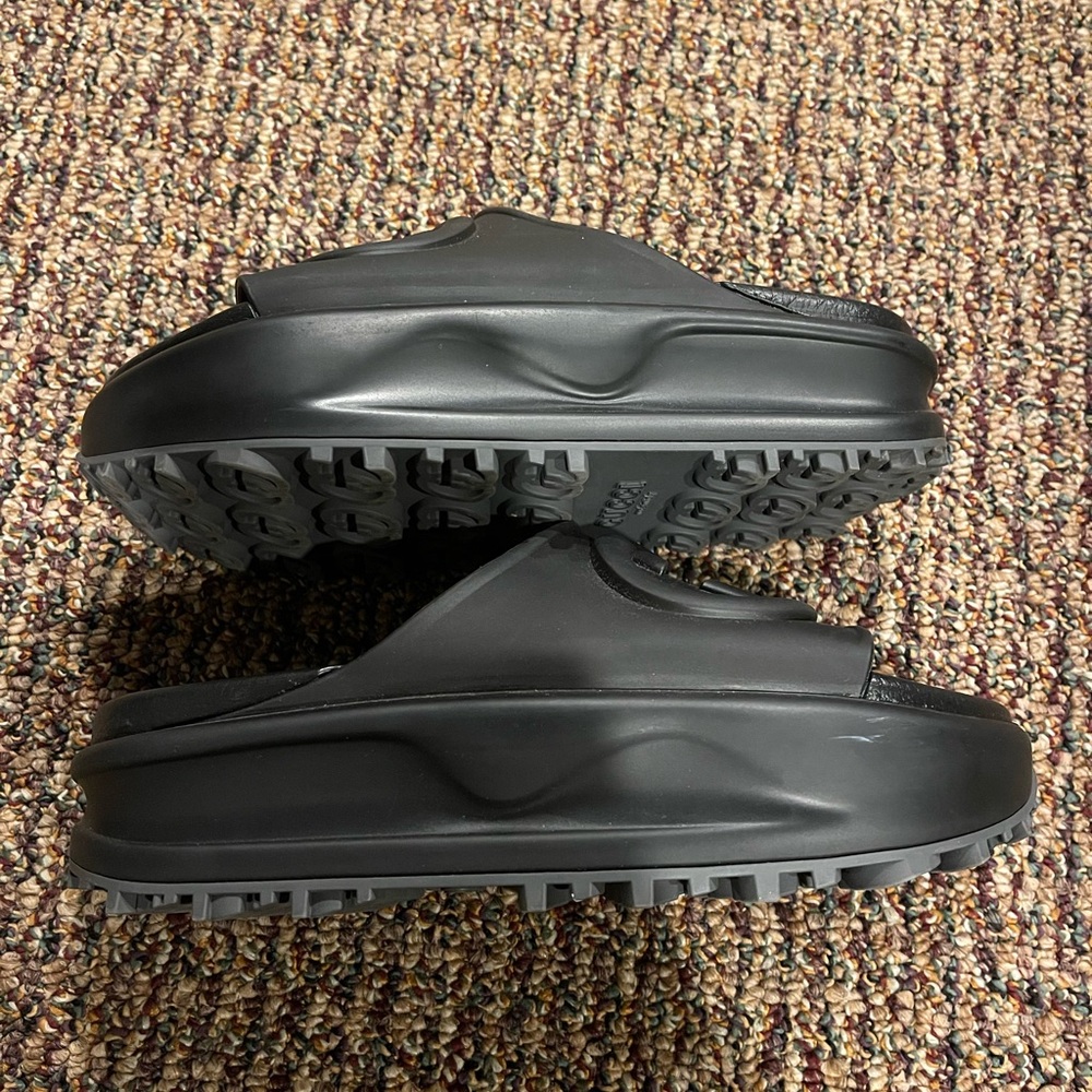 Gucci Black Slide Sandals - Picture 4 of 7